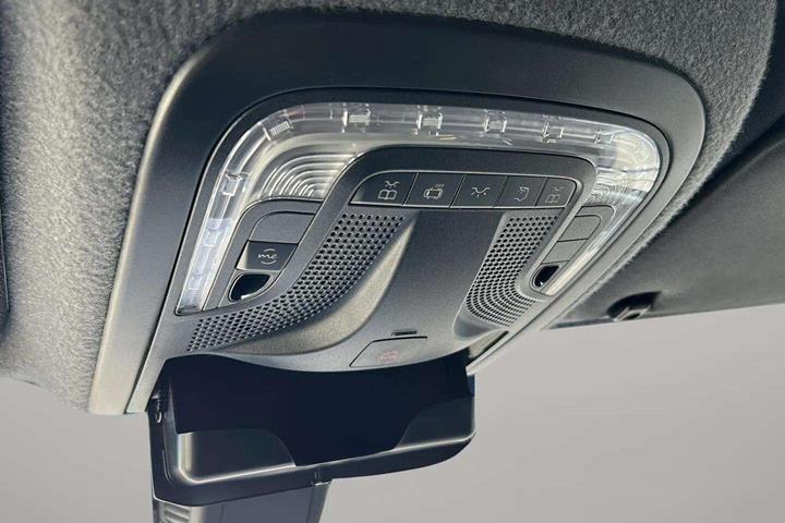 Hvid Mercedes Sprinter fra 2025