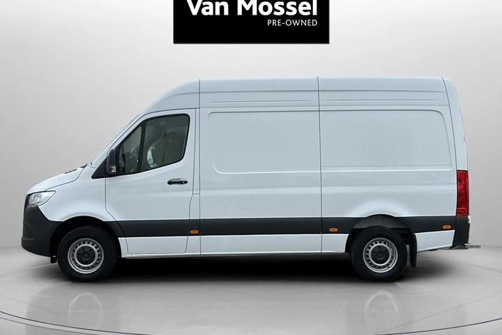 Hvid Mercedes Sprinter fra 2025