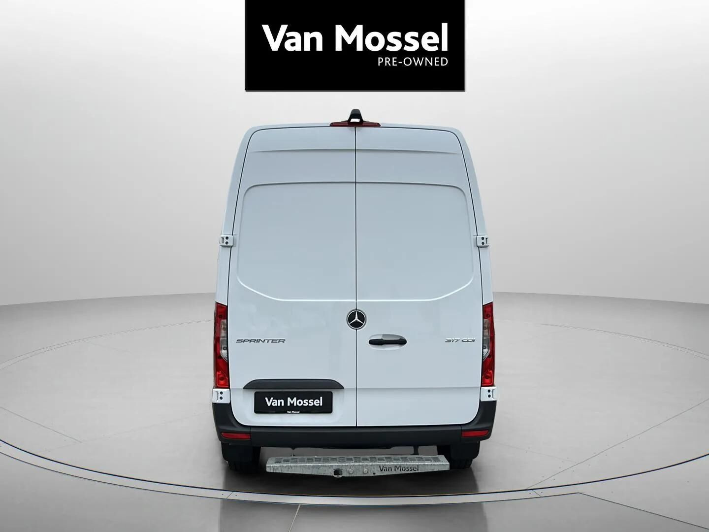Hvid Mercedes Sprinter fra 2025