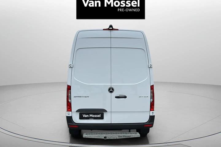 Hvid Mercedes Sprinter fra 2025