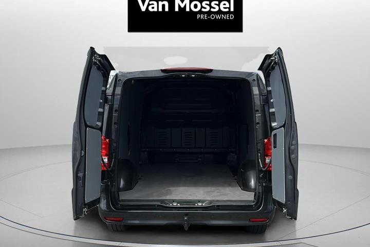 Grå Mercedes Vito fra 2025