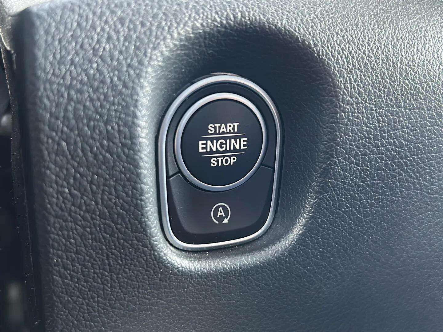 Grå Mercedes Vito fra 2025