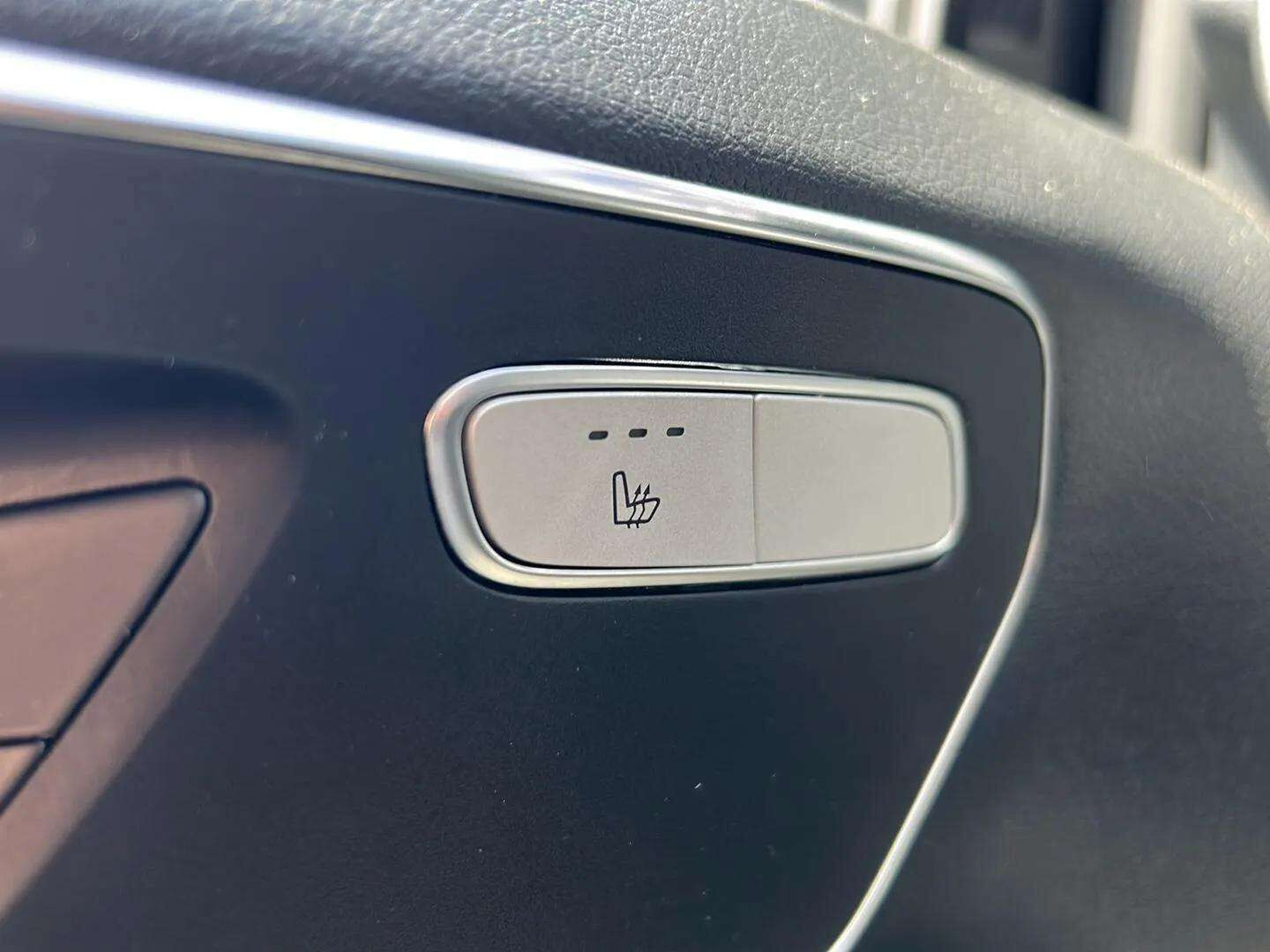 Grå Mercedes Vito fra 2025