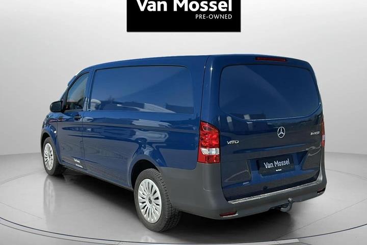 Hvid Mercedes Vito fra 2025