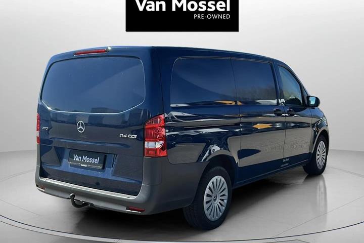 Hvid Mercedes Vito fra 2025