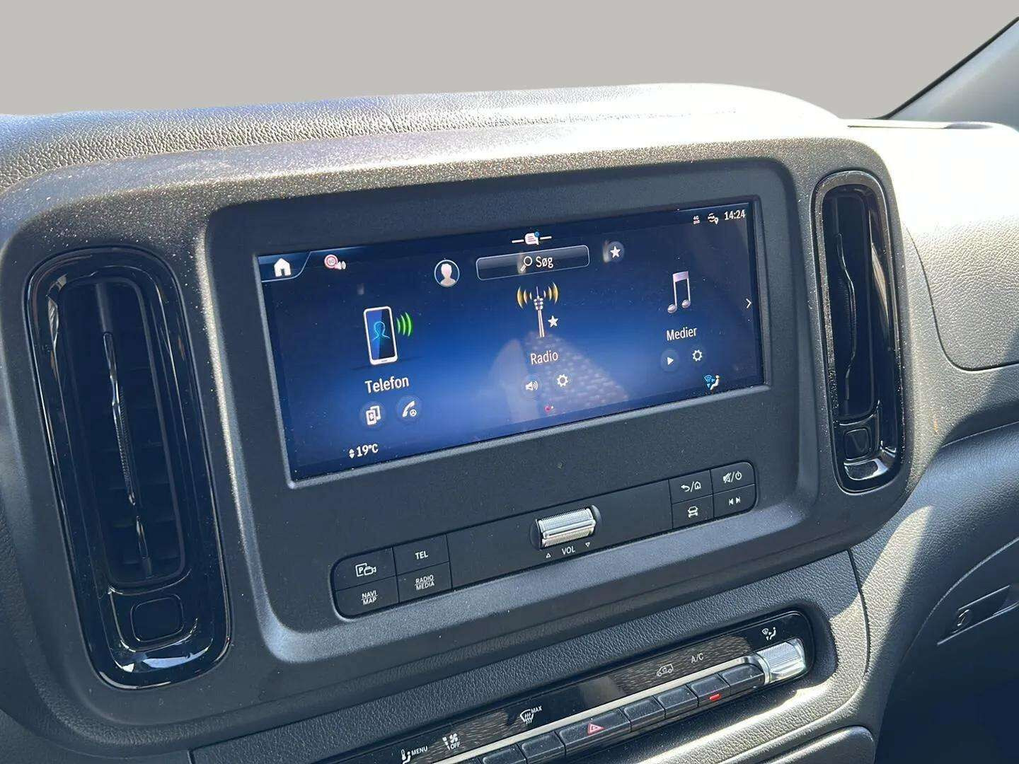 Hvid Mercedes Vito fra 2025