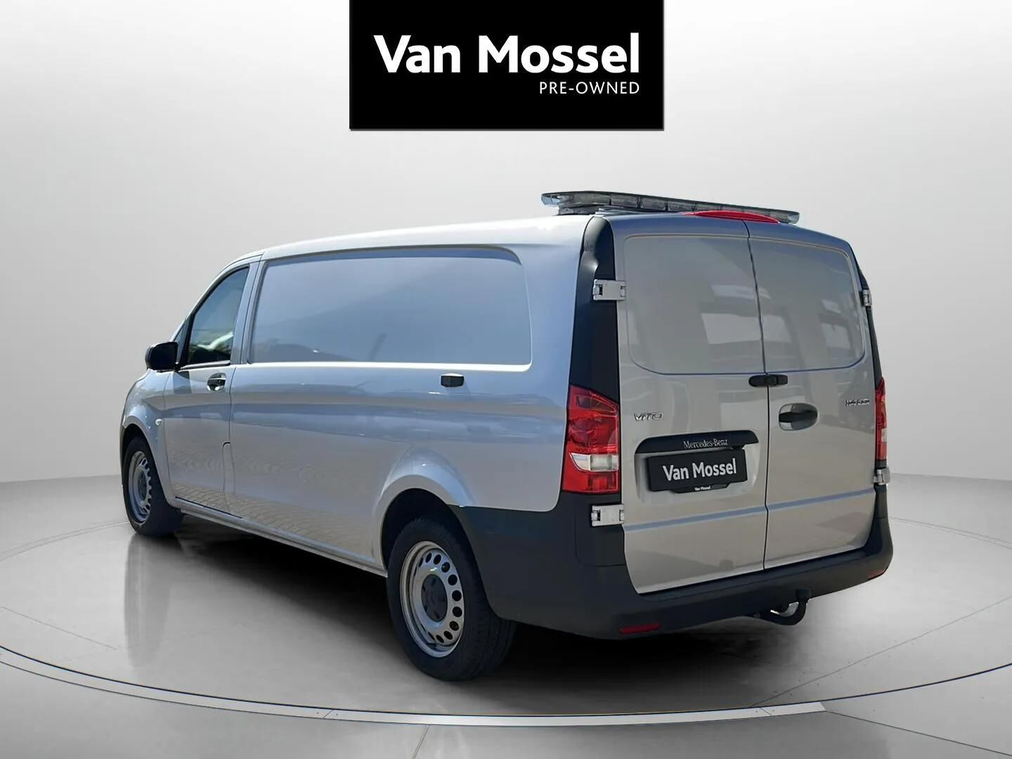 Hvid Mercedes Vito fra 2023