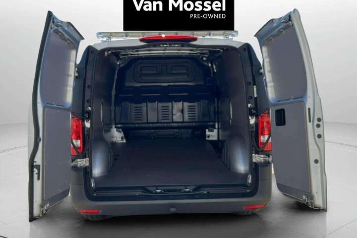 Hvid Mercedes Vito fra 2023