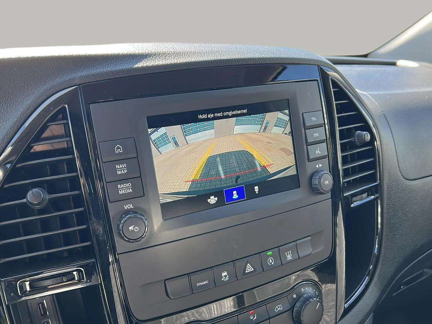 Hvid Mercedes Vito fra 2023