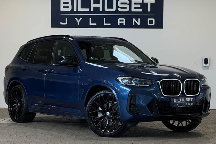 Blå BMW iX3 fra 2022
