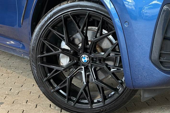 Blå BMW iX3 fra 2022