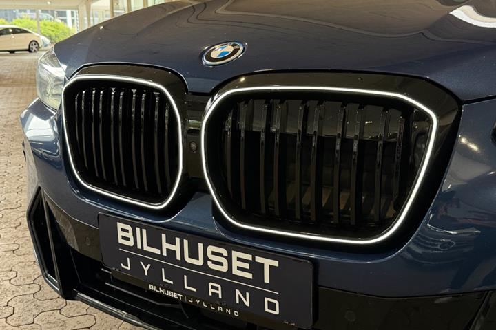Blå BMW iX3 fra 2022