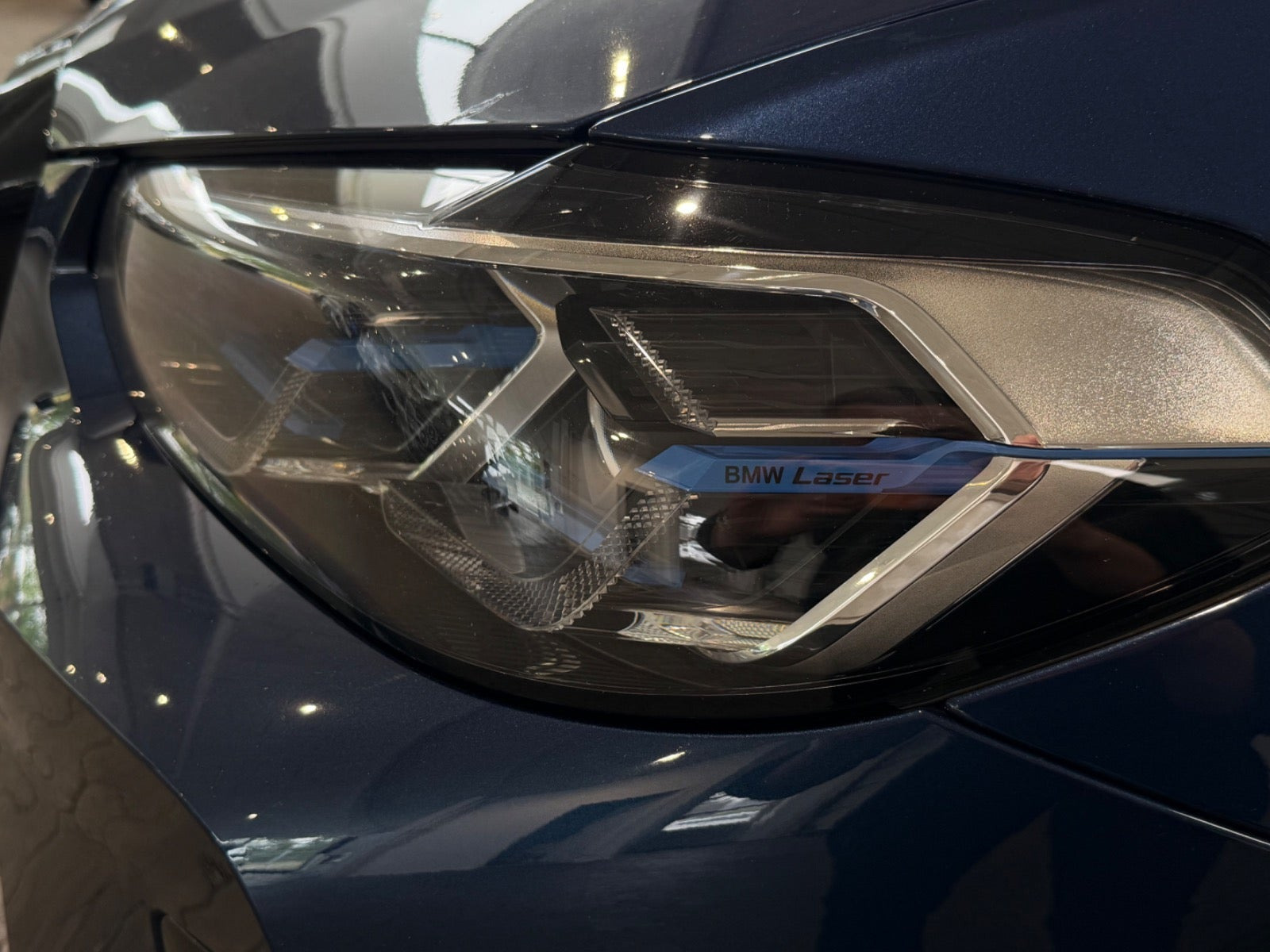 Blå BMW iX3 fra 2022
