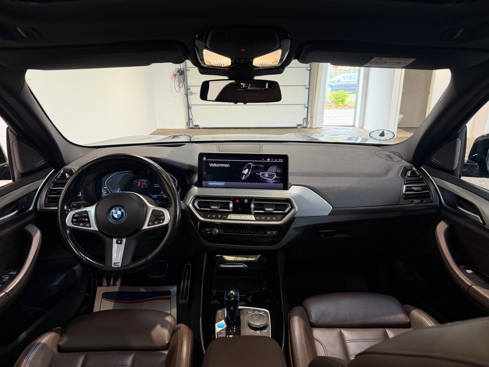 Blå BMW iX3 fra 2022