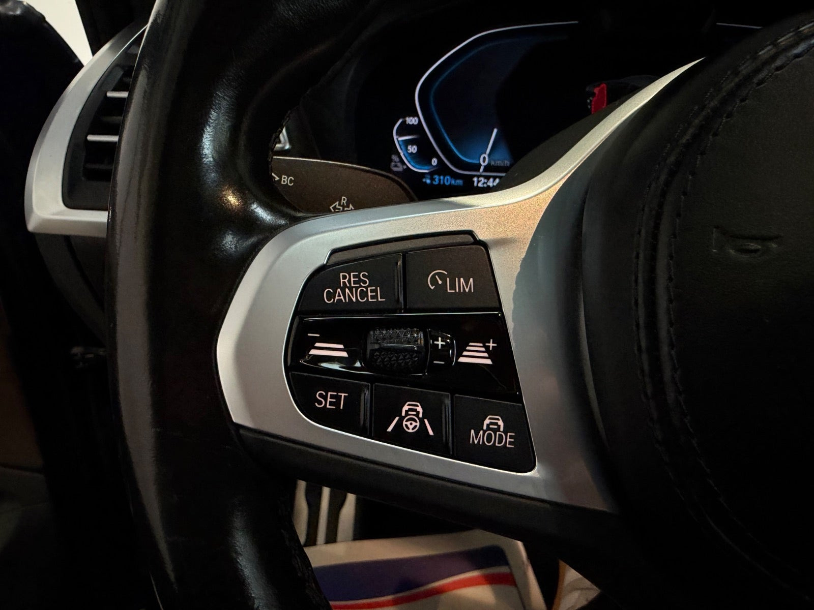 Blå BMW iX3 fra 2022
