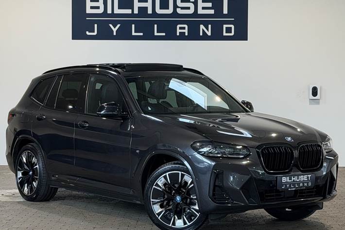Grå BMW iX3 fra 2022