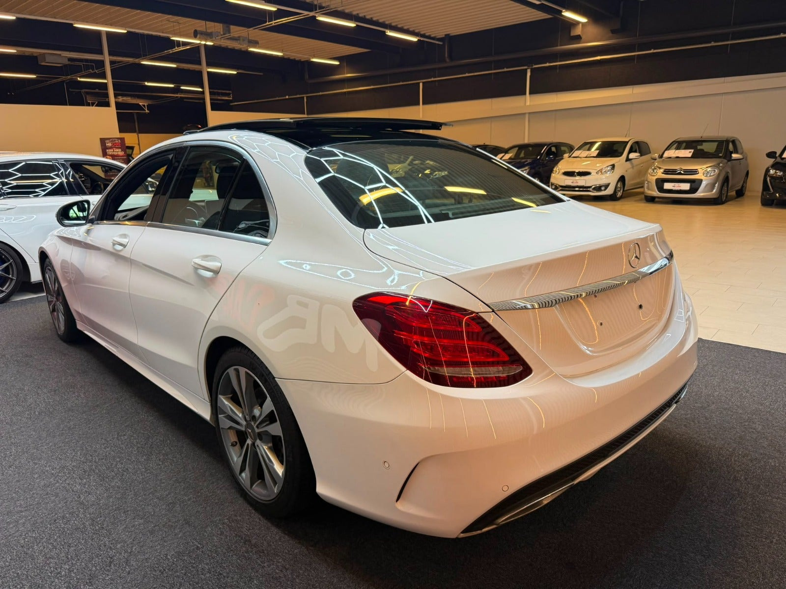 Hvid Mercedes C250 fra 2015