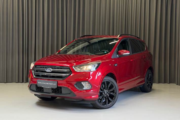 Rød Ford Kuga fra 2018