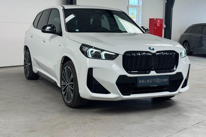 Hvid BMW iX1 fra 2023