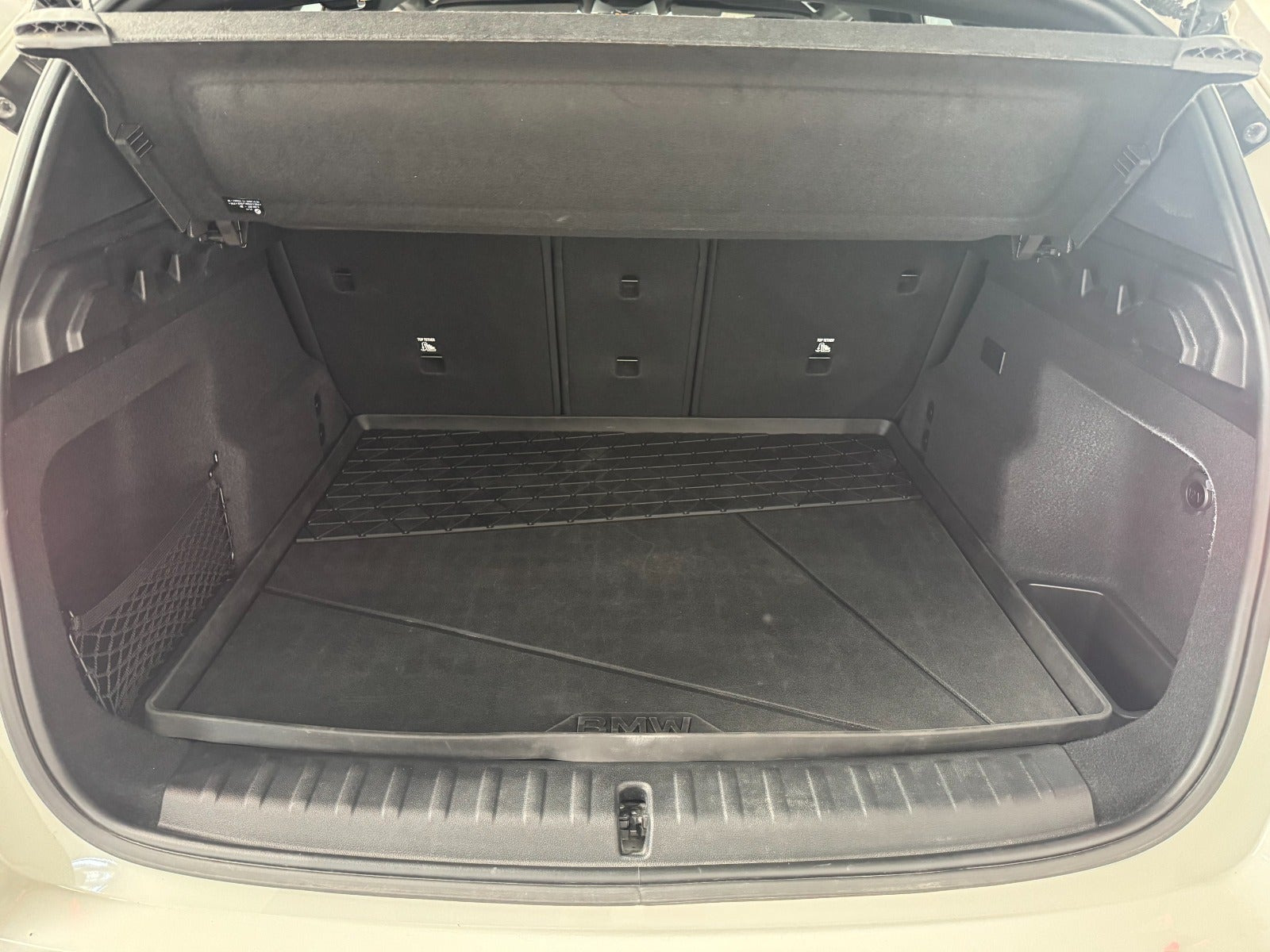 Hvid BMW iX1 fra 2023
