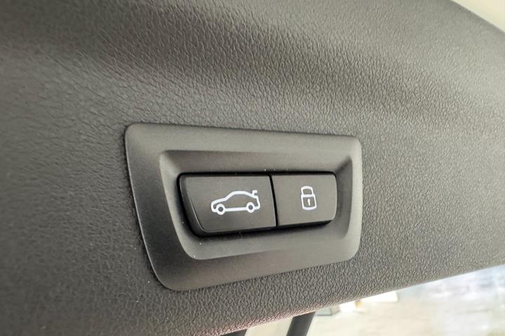 Hvid BMW iX1 fra 2023