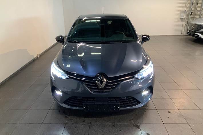 Grå Renault Clio V fra 2021