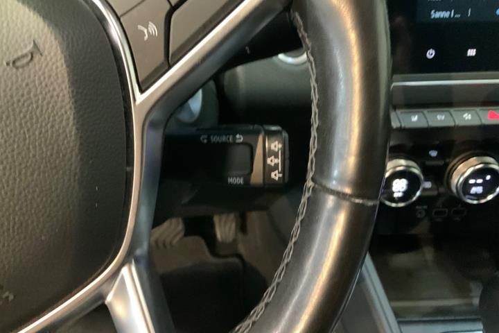 Grå Renault Clio V fra 2021