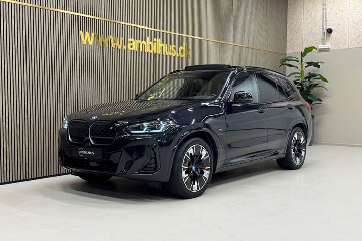 Sort BMW iX3 fra 2023