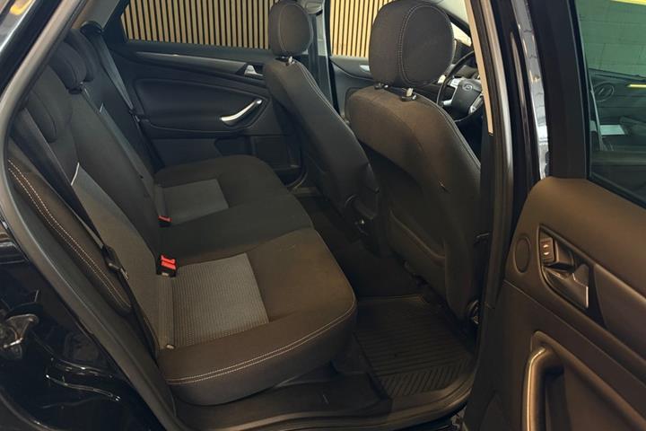 Sort Ford Mondeo fra 2011