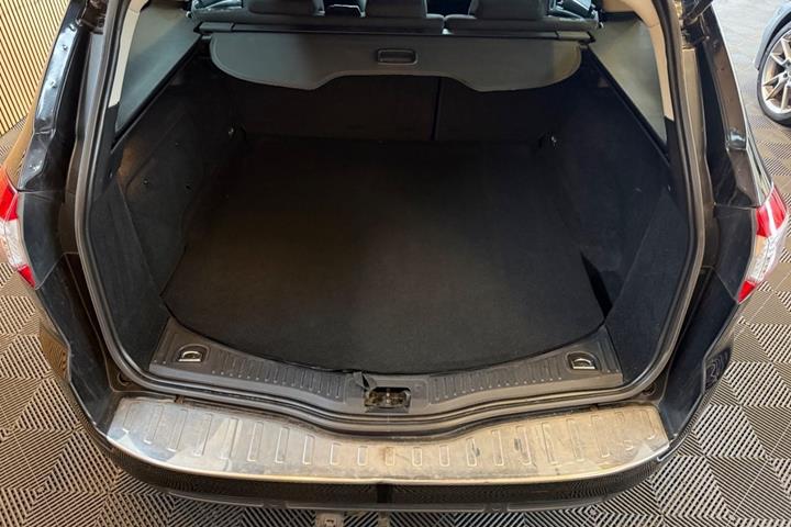 Sort Ford Mondeo fra 2011