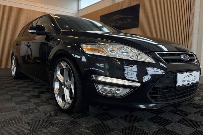 Sort Ford Mondeo fra 2011