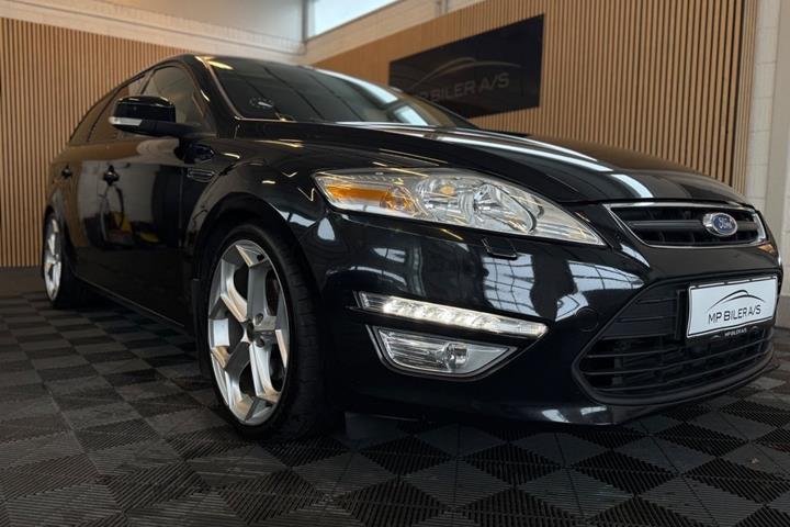 Sort Ford Mondeo fra 2011