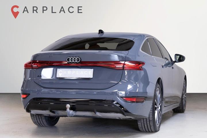 Grå Audi A6 e-tron fra 2025
