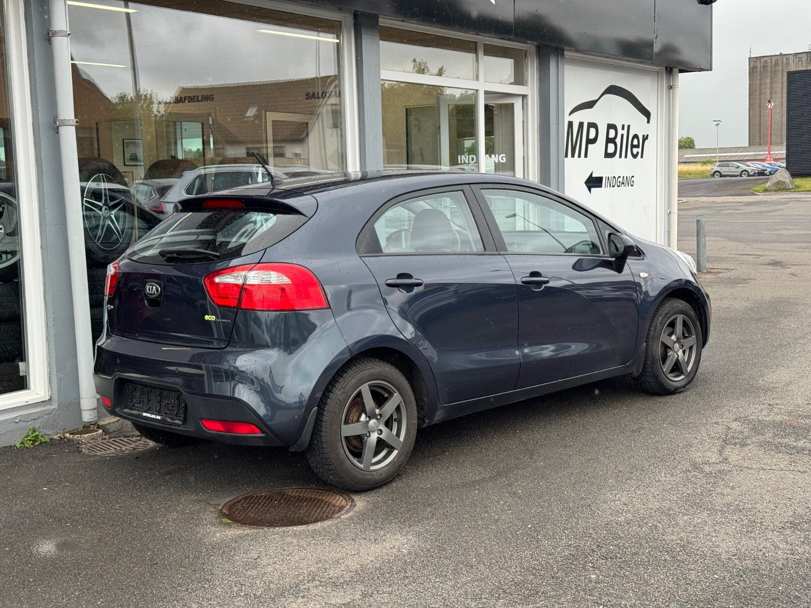 Blå Kia Rio fra 2014