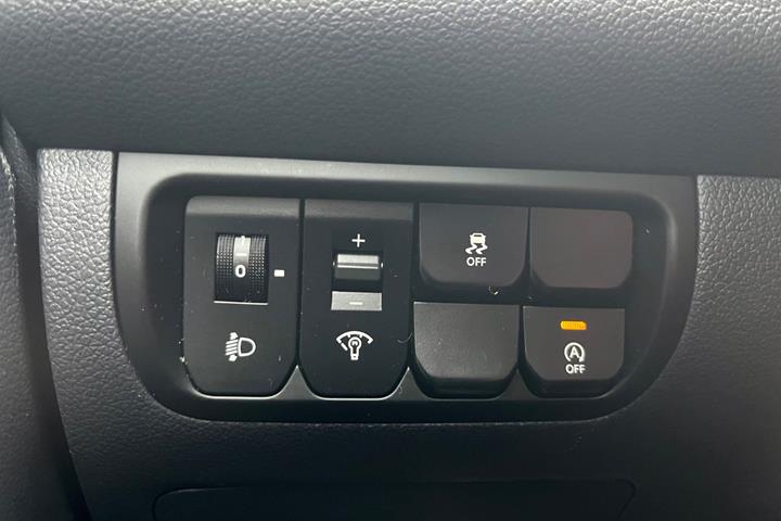 Blå Kia Rio fra 2014