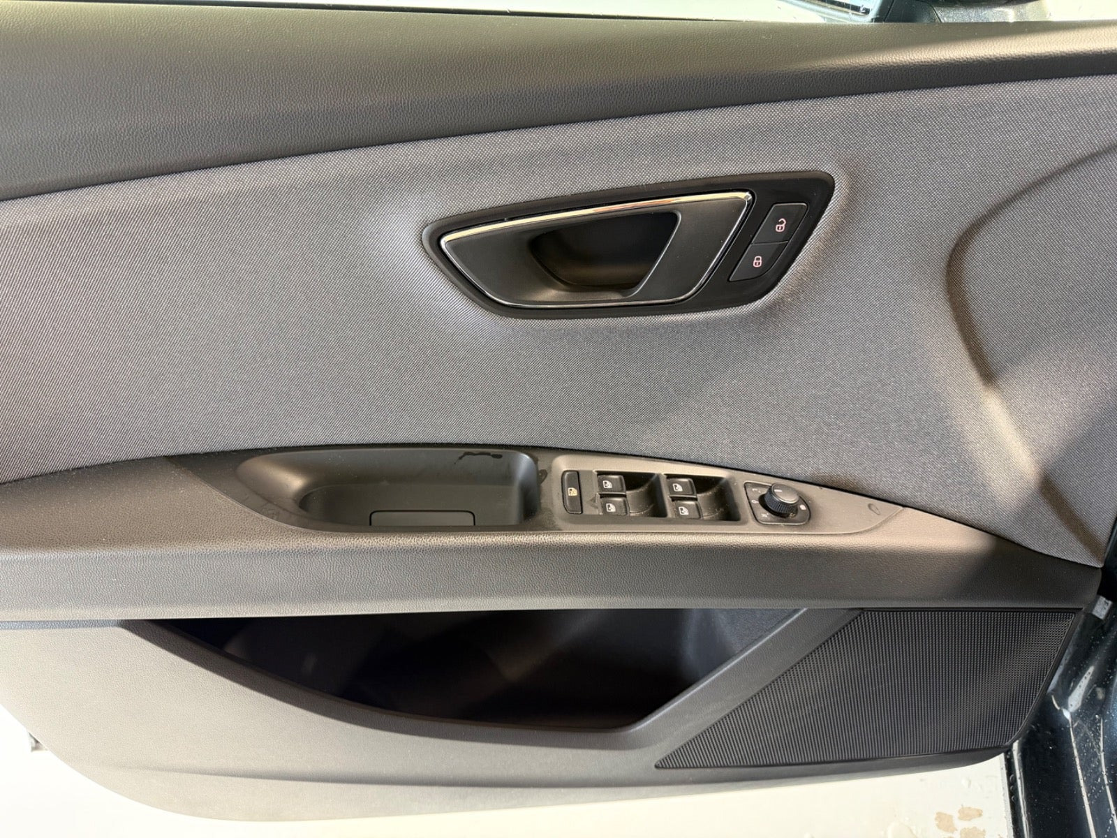 Grå Seat Leon fra 2020