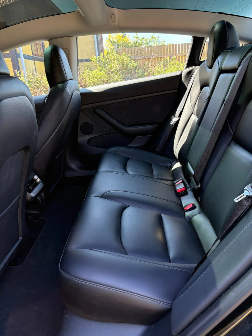 Sort Tesla Model 3 fra 2023
