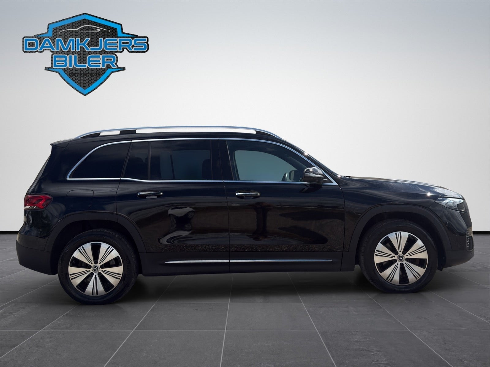 Sort Mercedes EQB300 fra 2023