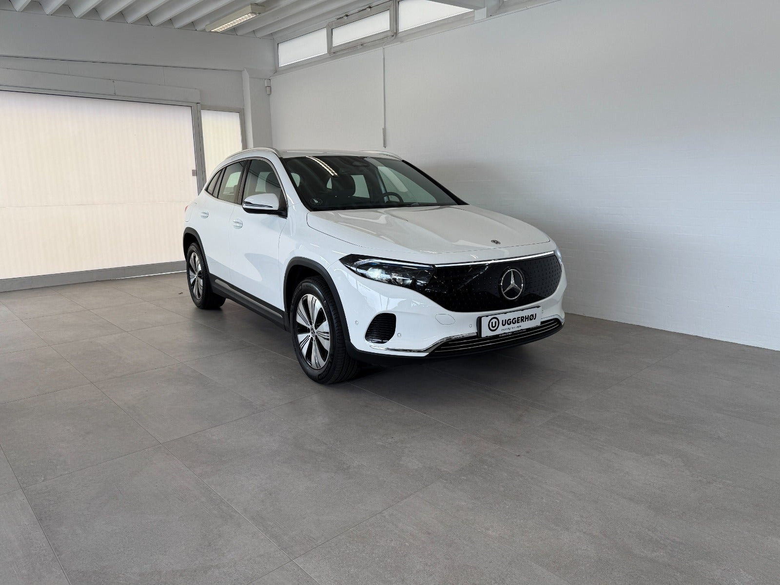 Hvid Mercedes EQA250+ fra 2025