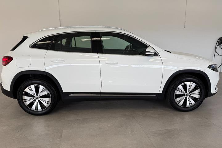Hvid Mercedes EQA250+ fra 2025