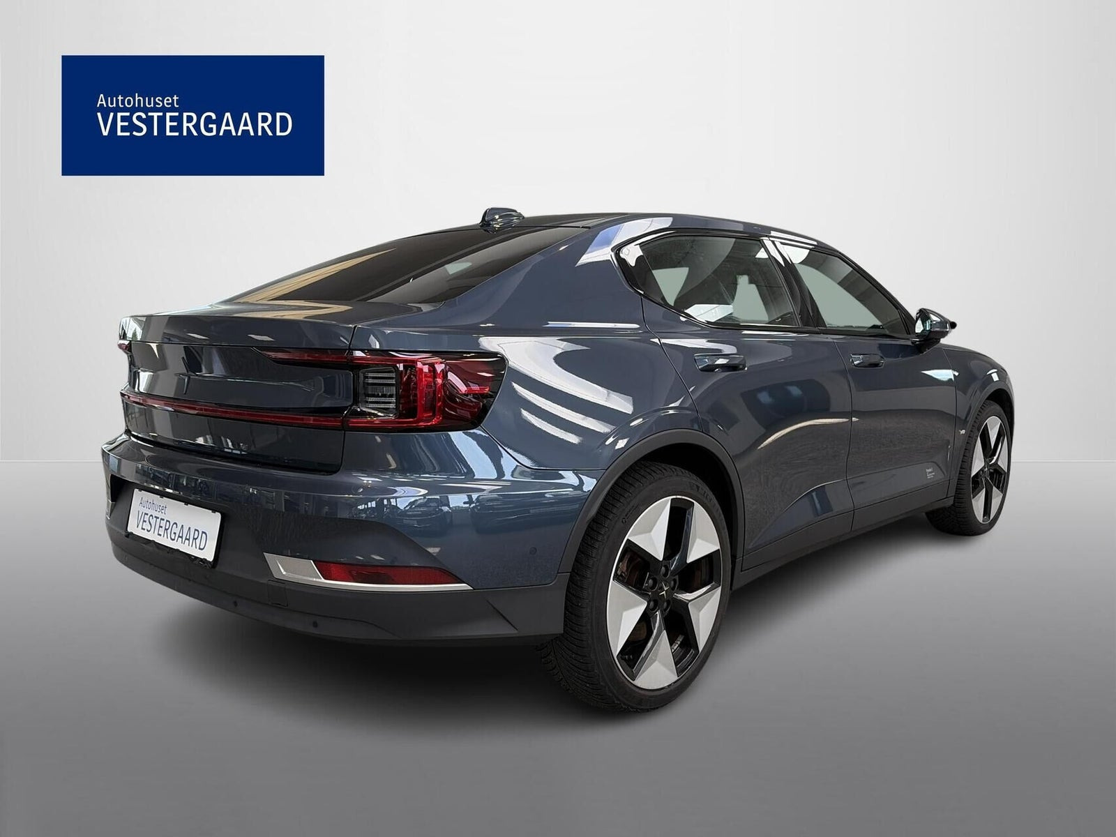 Blå Polestar 2 fra 2023