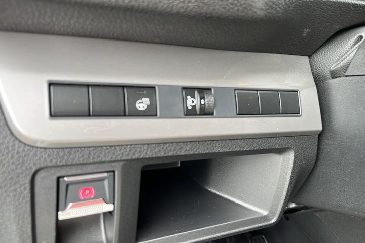 Hvid Opel Zafira-e Life fra 2026