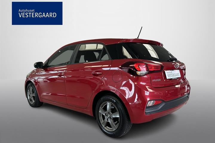 Rød Hyundai i20 fra 2019