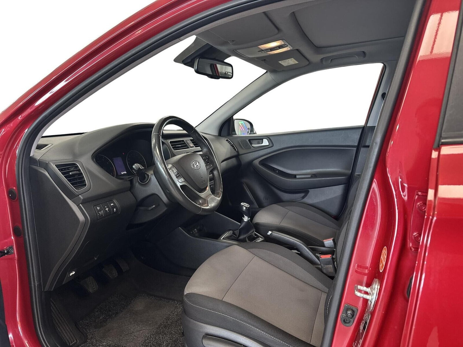 Rød Hyundai i20 fra 2019