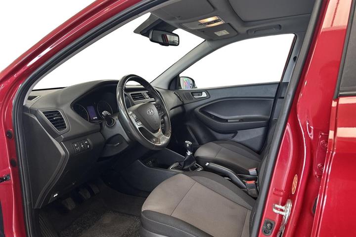 Rød Hyundai i20 fra 2019