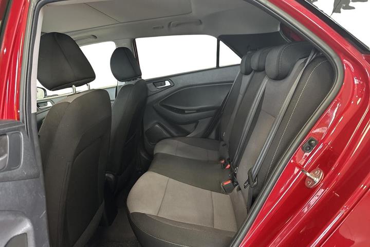 Rød Hyundai i20 fra 2019