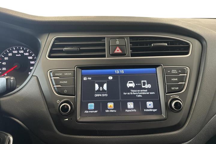Rød Hyundai i20 fra 2019