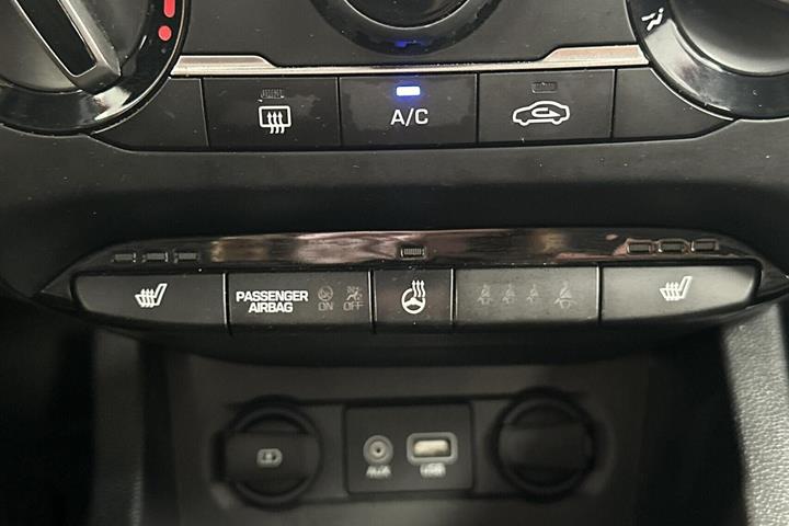 Rød Hyundai i20 fra 2019
