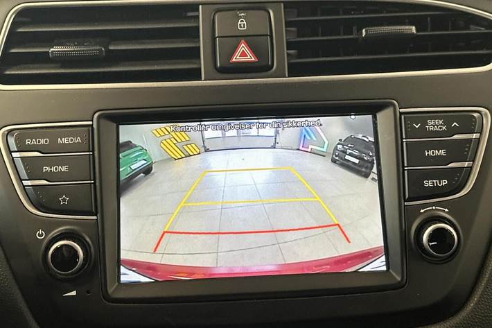Rød Hyundai i20 fra 2019