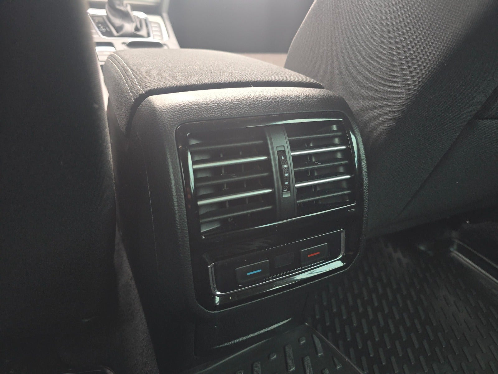 Sort VW Passat fra 2018